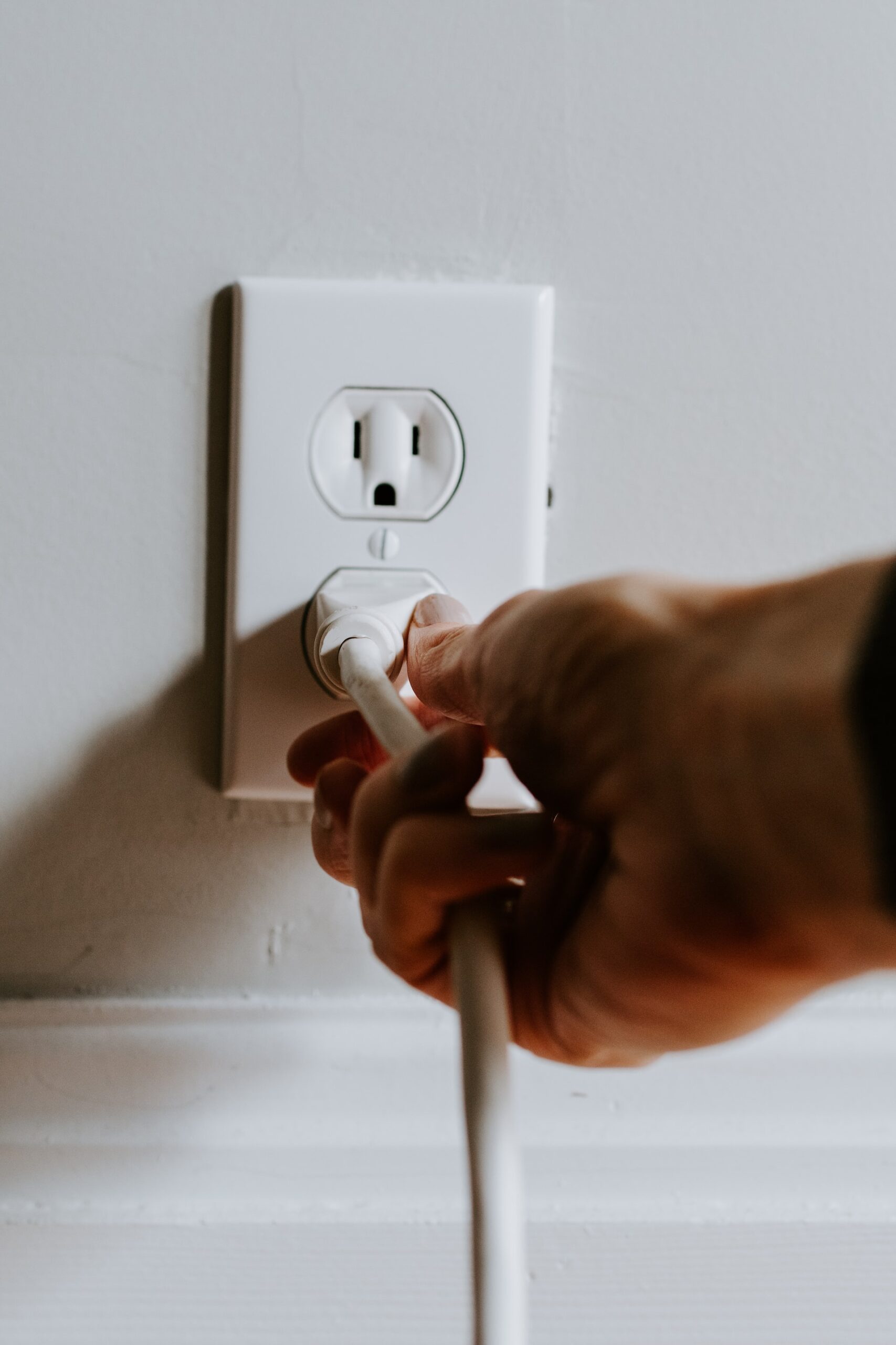 How to Choose the Right Electrician for Your Home