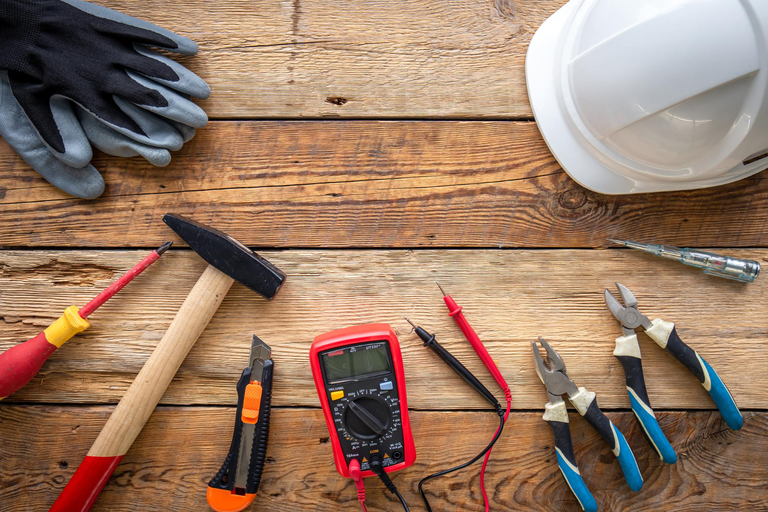Upgrade Your Living Space: The Benefits of Hiring an Electrical Contractor for Your Renovation